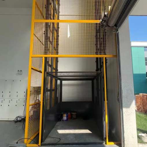 琼海导轨式升降机助力物流园破解运输难题